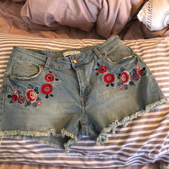 mySTYLE Pants - FREE IF BUNDLED Floral shorts